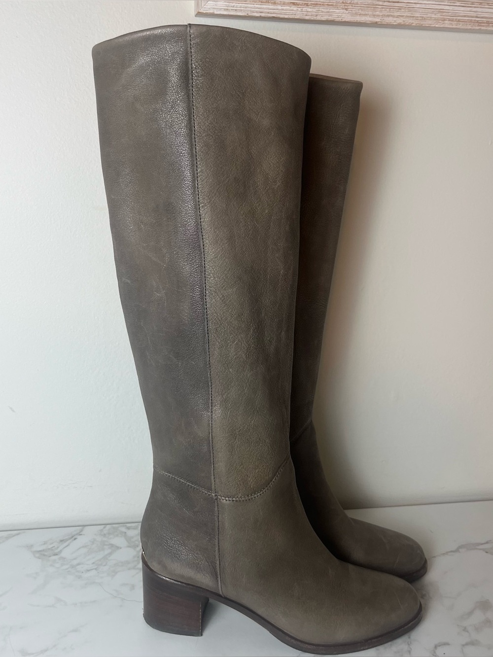 Kate Spade Taupe Gray Leather Knee High Boots Size 6M Italy Stacked Block Heel